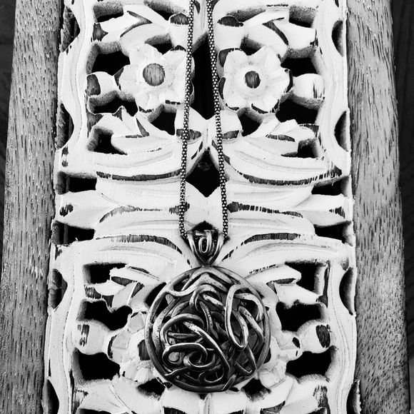 Silpada 925 Woven Knot Pendant on 925 Silver Silpada Chain - Picture 9 of 16